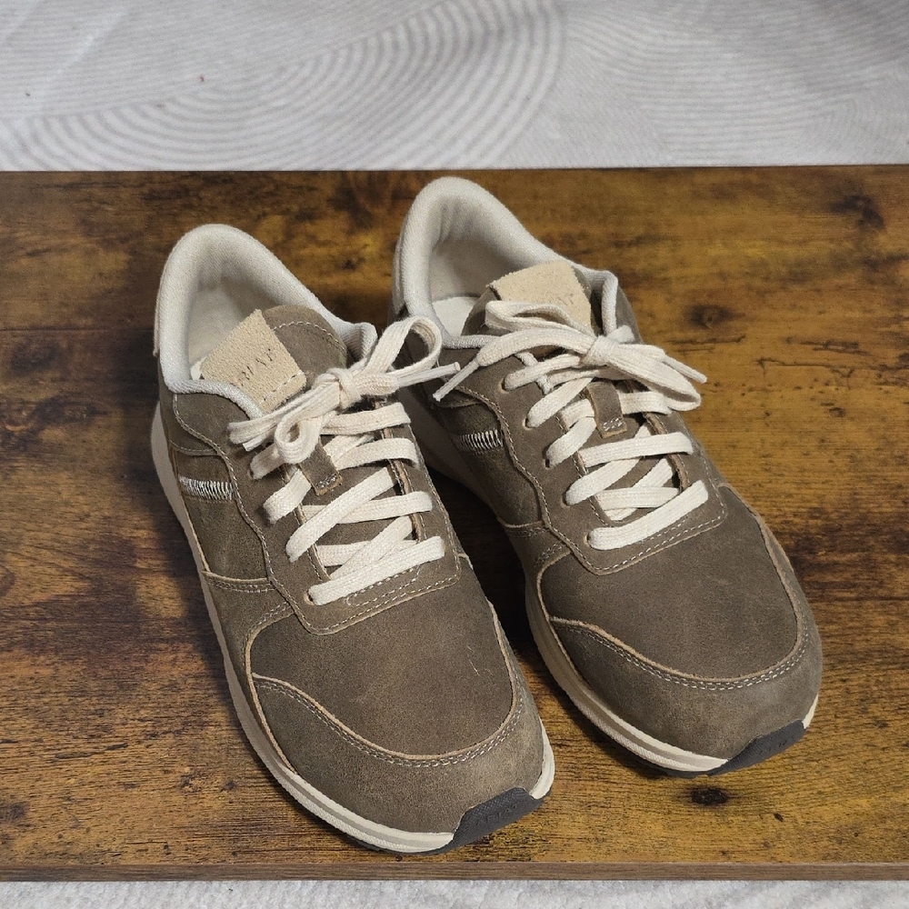 Ariat Women's Fuse Brown and Cream Sneakers with Sporty Comfort - Picture 3 of 11